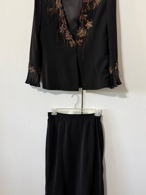 Tango Stylish Skirt Suit